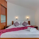 Luxury Apartment Galla